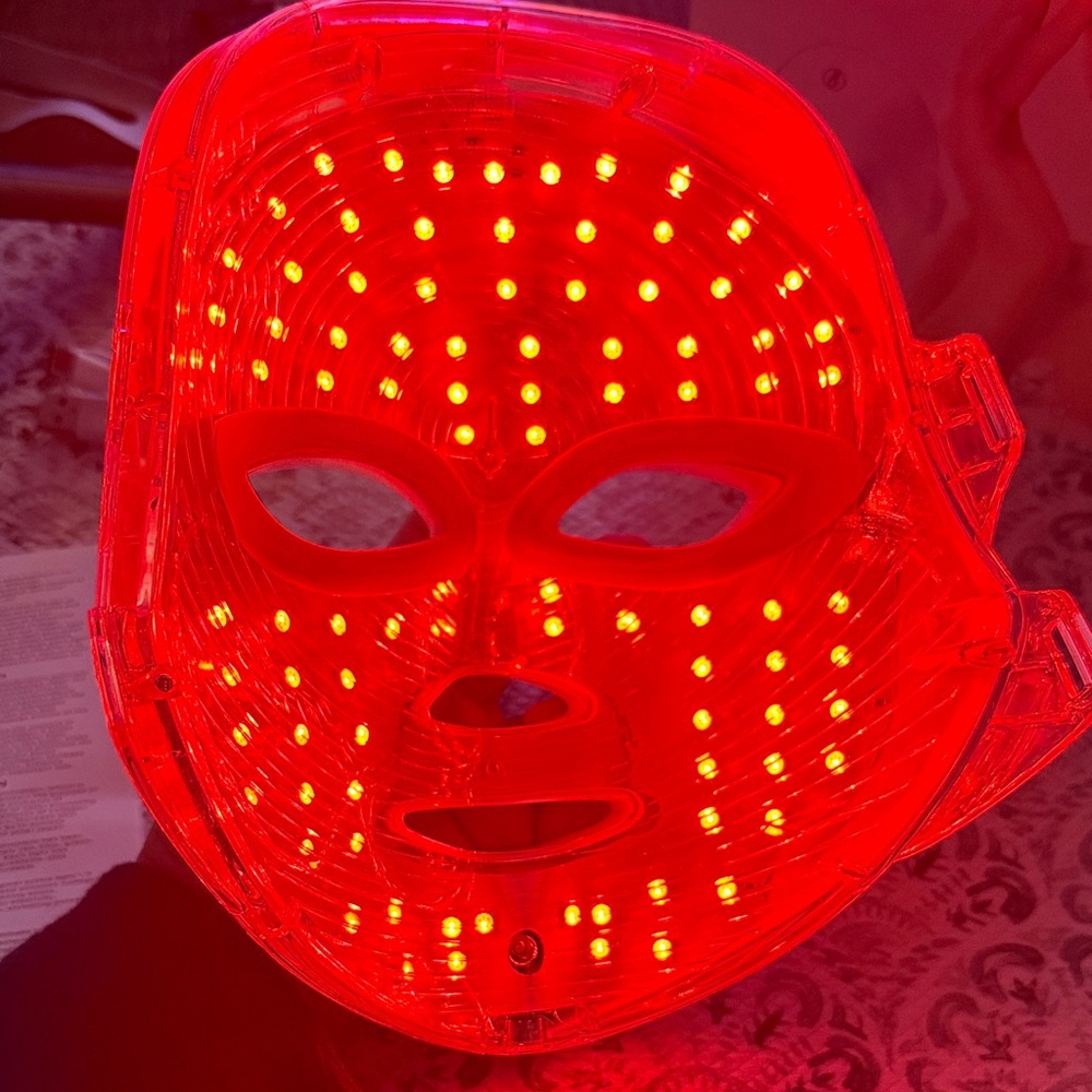 7-Color Facial Mask, Rechargeable Light Mask for Face Beauty Instrument - Picture 7 of 15